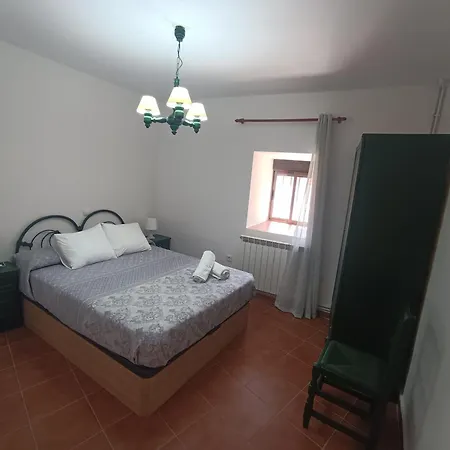 Semesterbostad La Fortaleza De Bernuy-Salinero